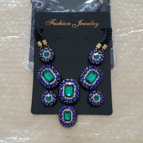 Jewelry - Picture 5 of 8